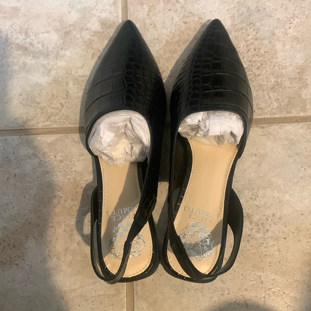 Vince Camuto Black Pointed Toe flats NWOT